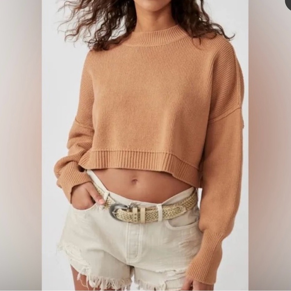 Free People Easy Street Crop Pullover Sweater Cedar Large
Boxy New With Tag